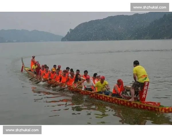 沪上白领龙舟竞渡：桨声激荡青春，共绘协作新篇